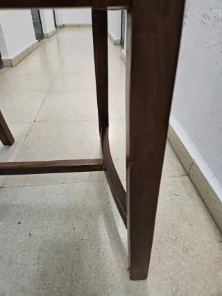 4 Sillas Comedor Madera Teka. Cada una 15 Euros