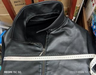Chaqueta Piel Vintage Negra Mangas Tela