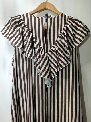 Vestido largo rayas escote V volantes