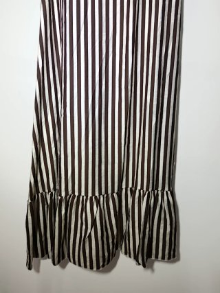 Vestido largo rayas escote V volantes