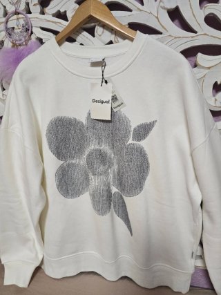 Jersey Desigual flor gris y blanco