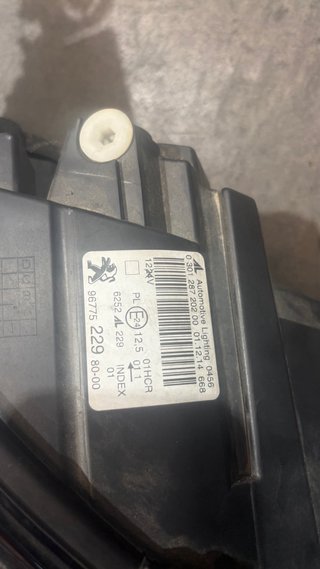 Faro Derecho Peugeot 308 2015
