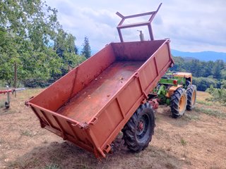 Remolque con tracción para tractor