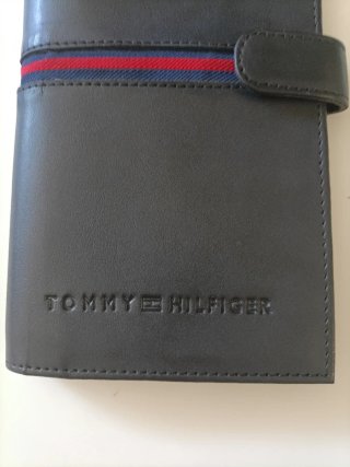 Cartera Tommy Hilfiger Negra