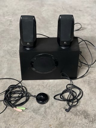Altavoces Logitech con Subwoofer