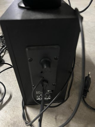 Altavoces Logitech con Subwoofer
