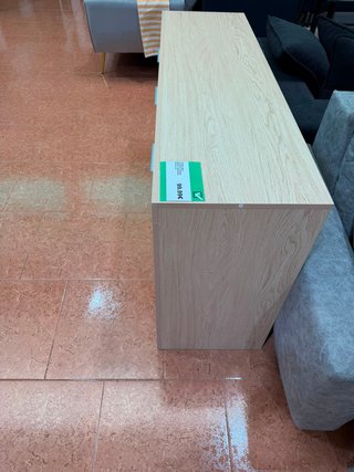 Cómoda blanca y madera