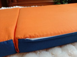 Cuna de viaje 2 en 1. Incluye almohada y colchón.