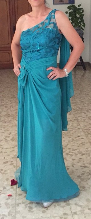 Vestido largo Lexus talla 12 equivalente a S/36.