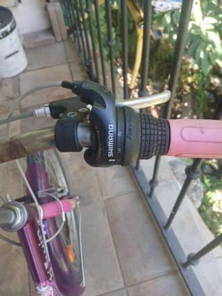 Bicicleta infantil morada B'Twin