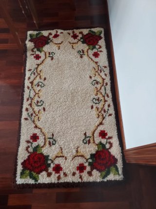 2 Alfombras de Pie de Cama Hechas a Mano