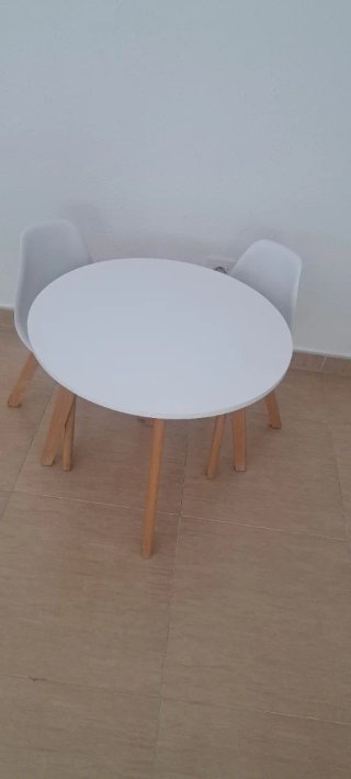 Mesa y 2 Sillas Nórdicas Infantiles