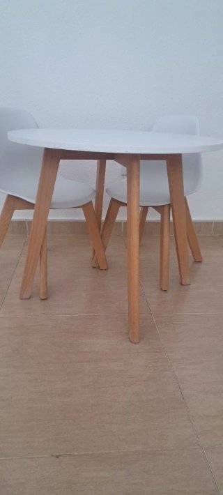 Mesa y 2 Sillas Nórdicas Infantiles