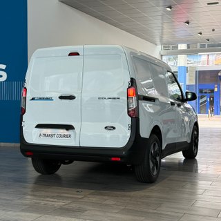 Ford E-Transit Courier 2026