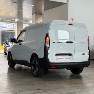 Ford E-Transit Courier 2026