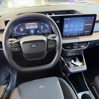 Ford E-Transit Courier 2026