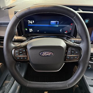 Ford E-Transit Courier 2026