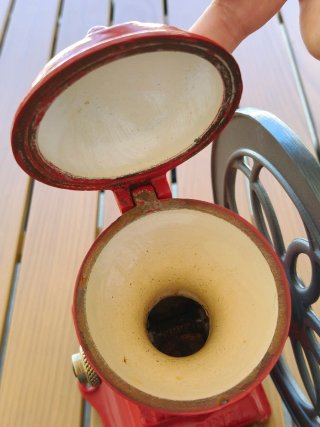 Molinillo de cafe antiguo