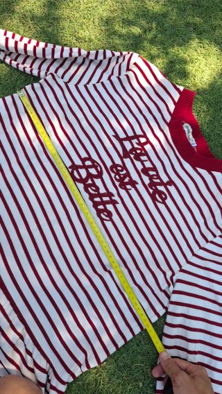 Vestido de rayas rojas y blancas