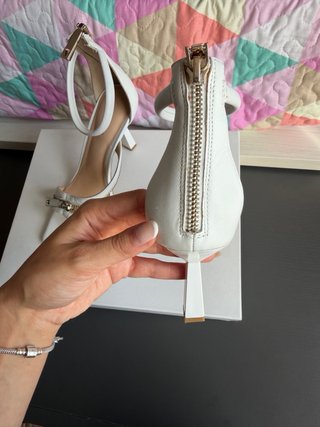 Sandalias Tacón Guess