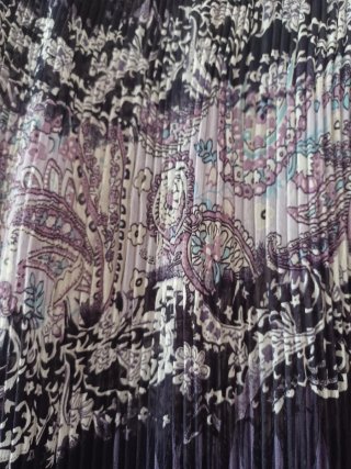 Blusa estampada multicolor y morada