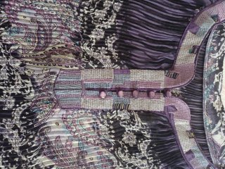 Blusa estampada multicolor y morada