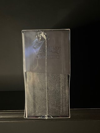 Pokémon Mega Evolution: Pitch Black ETB Selada