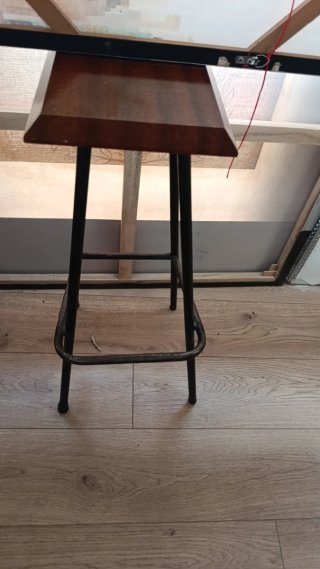 Taburete antiguo madera y metal