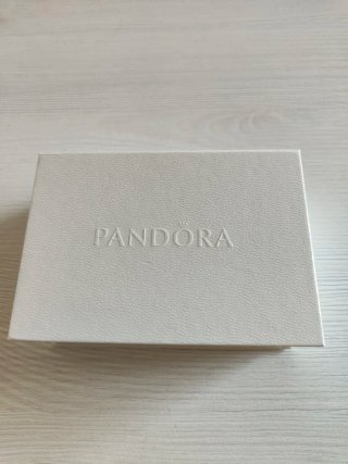 Kit Limpieza Pandora Cepillo y Llavero Corazón