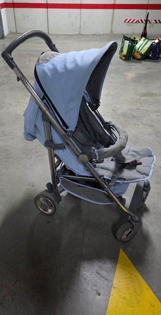 Silla de paseo azul con burbuja incluida