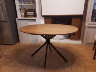 Mesa comedor ovalada madera casi nueva