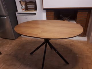 Mesa comedor ovalada madera casi nueva