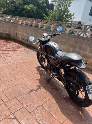 FB MONDIAL HPS 125 CAFE RACER