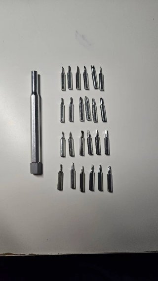 Kit destornillador + 24 puntas.