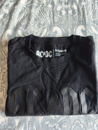 Camiseta AC/DC Back in Black Pull&Bear Negra