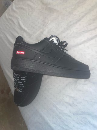 Nike x Supreme Air Force 1 Negro