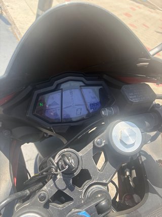 Yamaha YZF 125R 2015 Roja y Negra