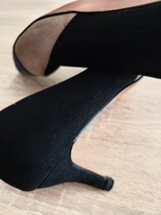 Zapatos salón Sfera negros y marrones
