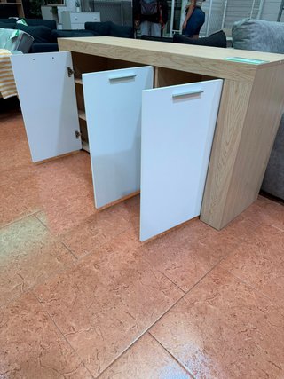 Cómoda recibidor blanca y madera