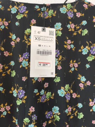 Vestido Zara flores negro talla XS