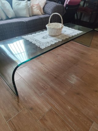Mesa de centro curva de cristal