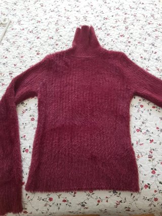 Jersey pelo granate cuello alto