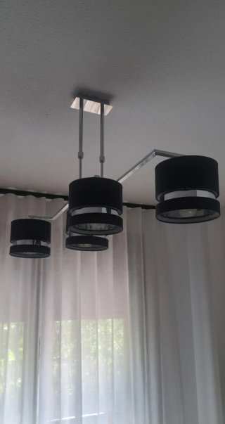 Lámpara de techo salón negra y plateada