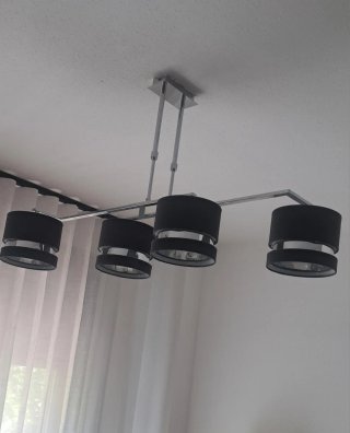 Lámpara de techo salón negra y plateada