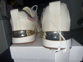 Zapatillas Guess Talla 37 Rosa y Dorado