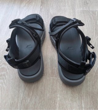 Sandalias New Balance Negras