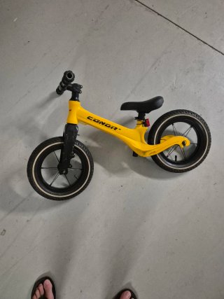 Bicicleta de equilibrio conor.