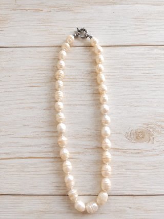 Collar de perlas cultivadas de agua dulce irregula