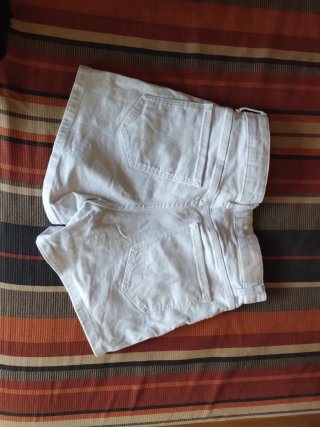 Vaqueros cortos blancos