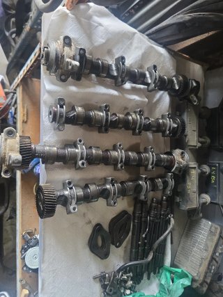 Árboles de levas e inyectores Audi 2.5 TDI